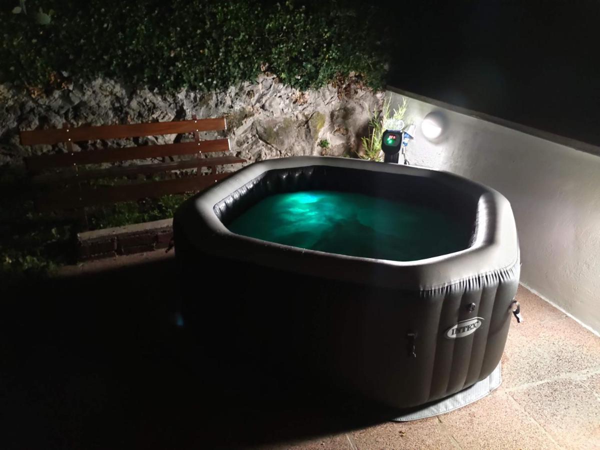 Charming Studio With Hot Tube, Terrace, Barbecue And Garden Кралевица Екстериор снимка
