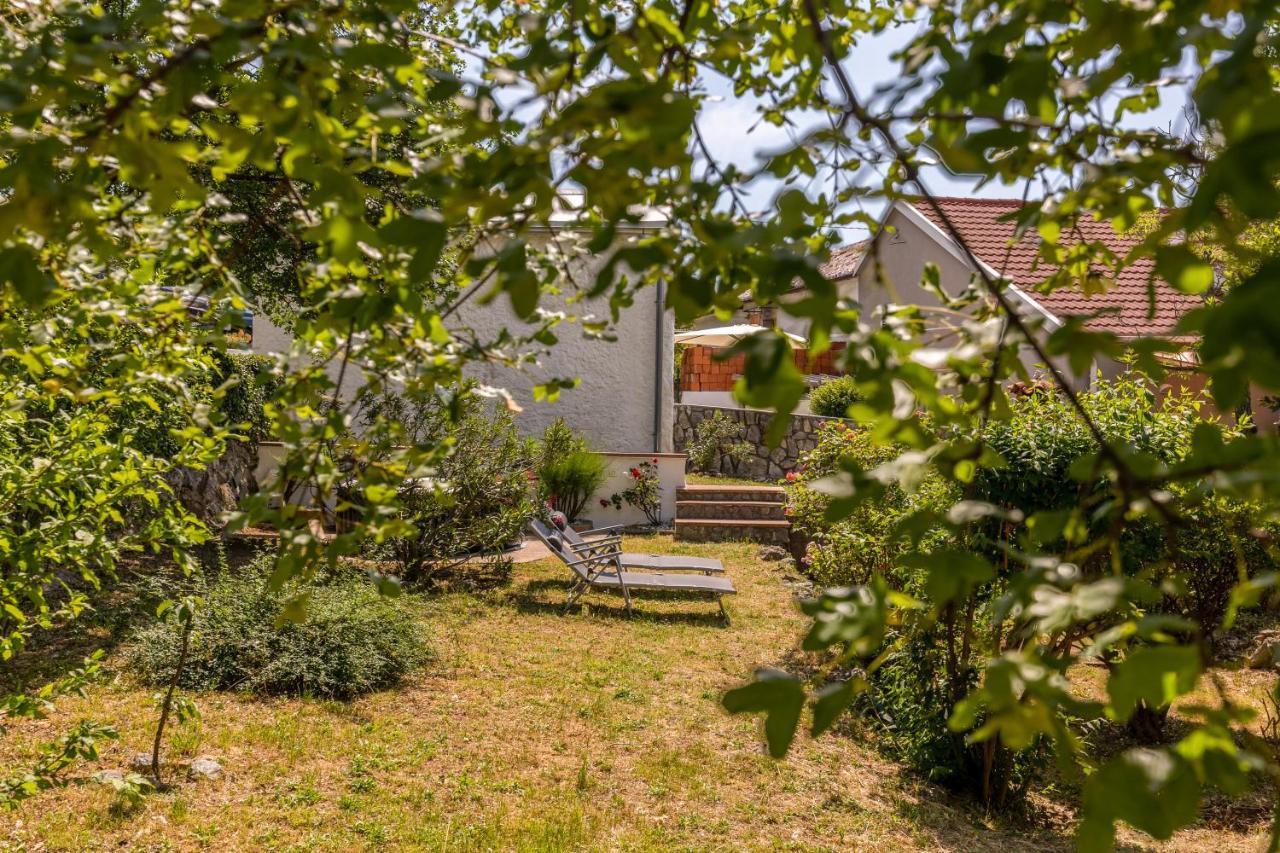 Charming Studio With Hot Tube, Terrace, Barbecue And Garden Кралевица Екстериор снимка