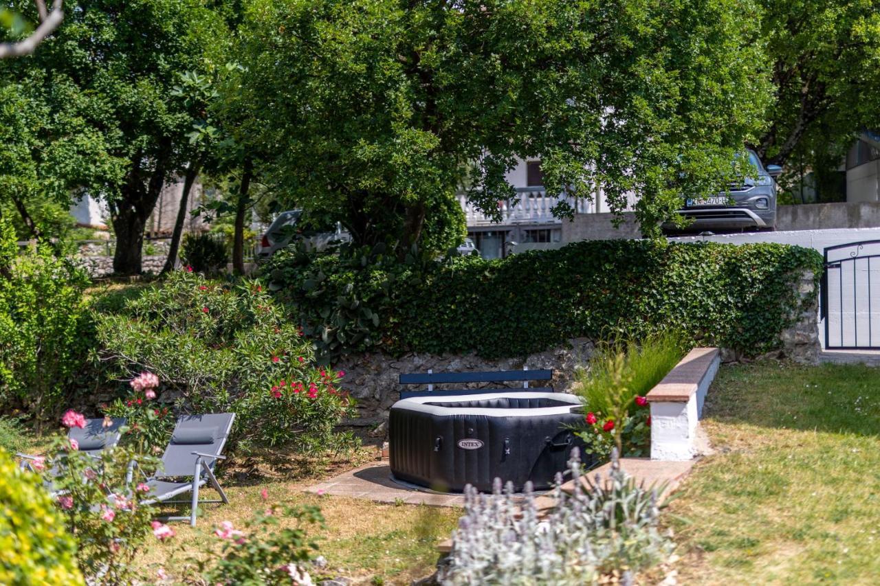 Charming Studio With Hot Tube, Terrace, Barbecue And Garden Кралевица Екстериор снимка